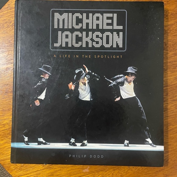 3 📚 Rolling Stones Micheal Jackson Sports illustrated - Picture 2 of 7